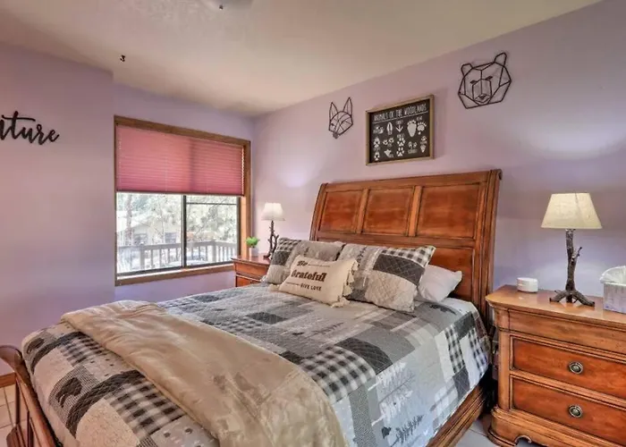 Kathys Cabin, King Bed, Hot Tub, Near-nau & Downtown Attractions, Perfect Year-round Mountain Getaway Flagstaff