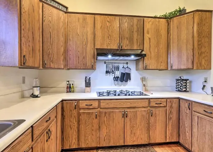 Kathys Cabin, King Bed, Hot Tub, Near-nau & Downtown Attractions, Perfect Year-round Mountain Getaway