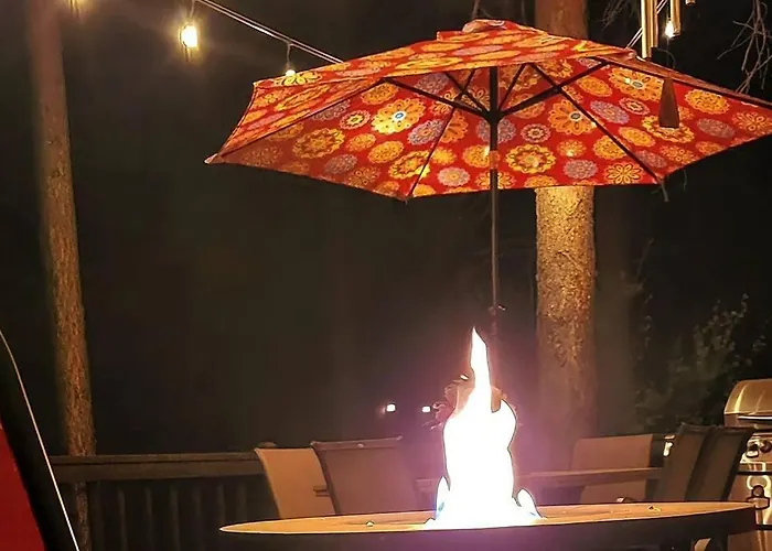 Kathys Cabin, King Bed, Hot Tub, Near-nau & Downtown Attractions, Perfect Year-round Mountain Getaway Holiday home Flagstaff