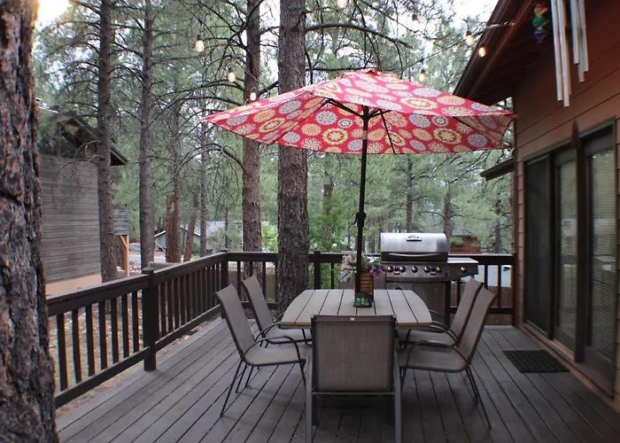Kathys Cabin, King Bed, Hot Tub, Near-nau & Downtown Attractions, Perfect Year-round Mountain Getaway Flagstaff