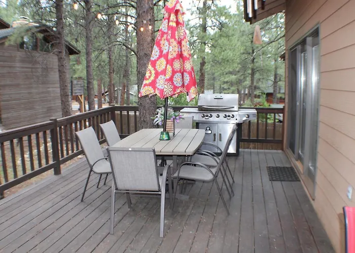 Holiday home Kathys Cabin, King Bed, Hot Tub, Near-nau & Downtown Attractions, Perfect Year-round Mountain Getaway Flagstaff