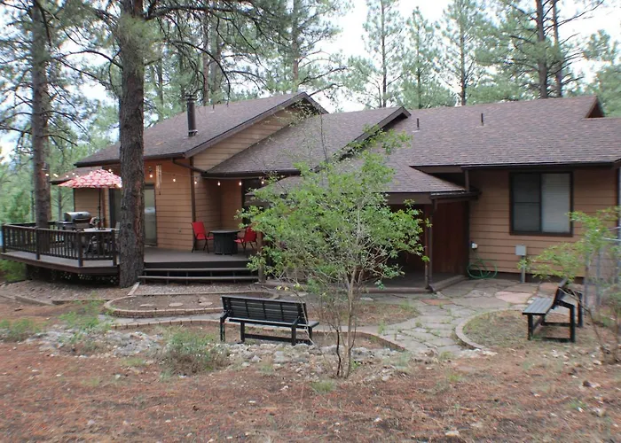 Kathys Cabin, King Bed, Hot Tub, Near-nau & Downtown Attractions, Perfect Year-round Mountain Getaway * Flagstaff