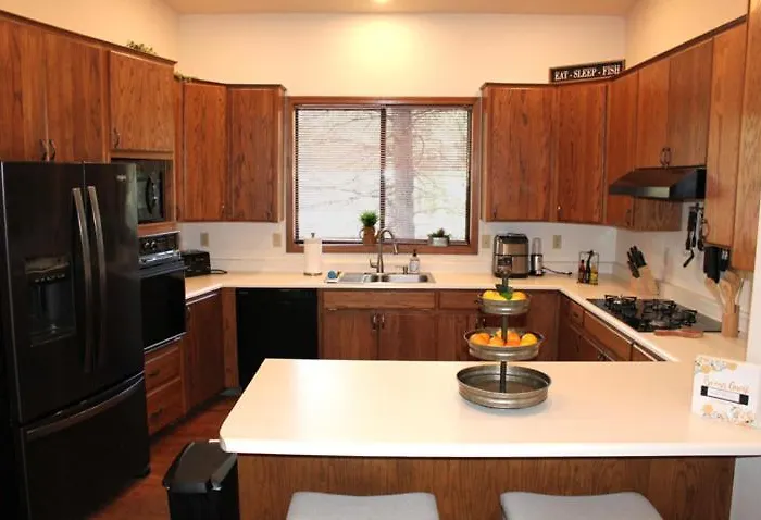 Kathys Cabin, King Bed, Hot Tub, Near-nau & Downtown Attractions, Perfect Year-round Mountain Getaway