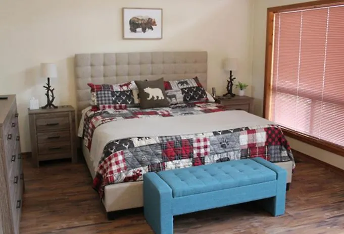 Kathys Cabin, King Bed, Hot Tub, Near-nau & Downtown Attractions, Perfect Year-round Mountain Getaway Flagstaff