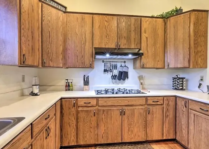 Kathys Cabin, King Bed, Hot Tub, Near-nau & Downtown Attractions, Perfect Year-round Mountain Getaway Flagstaff